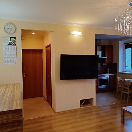 Quiet Dzelzavas Street Apartment Рига Екстер'єр фото