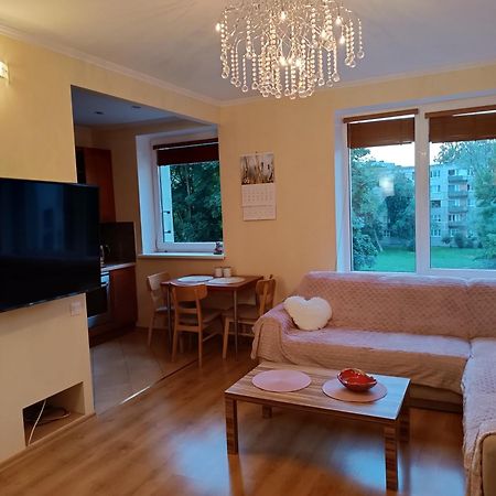Quiet Dzelzavas Street Apartment Рига Екстер'єр фото