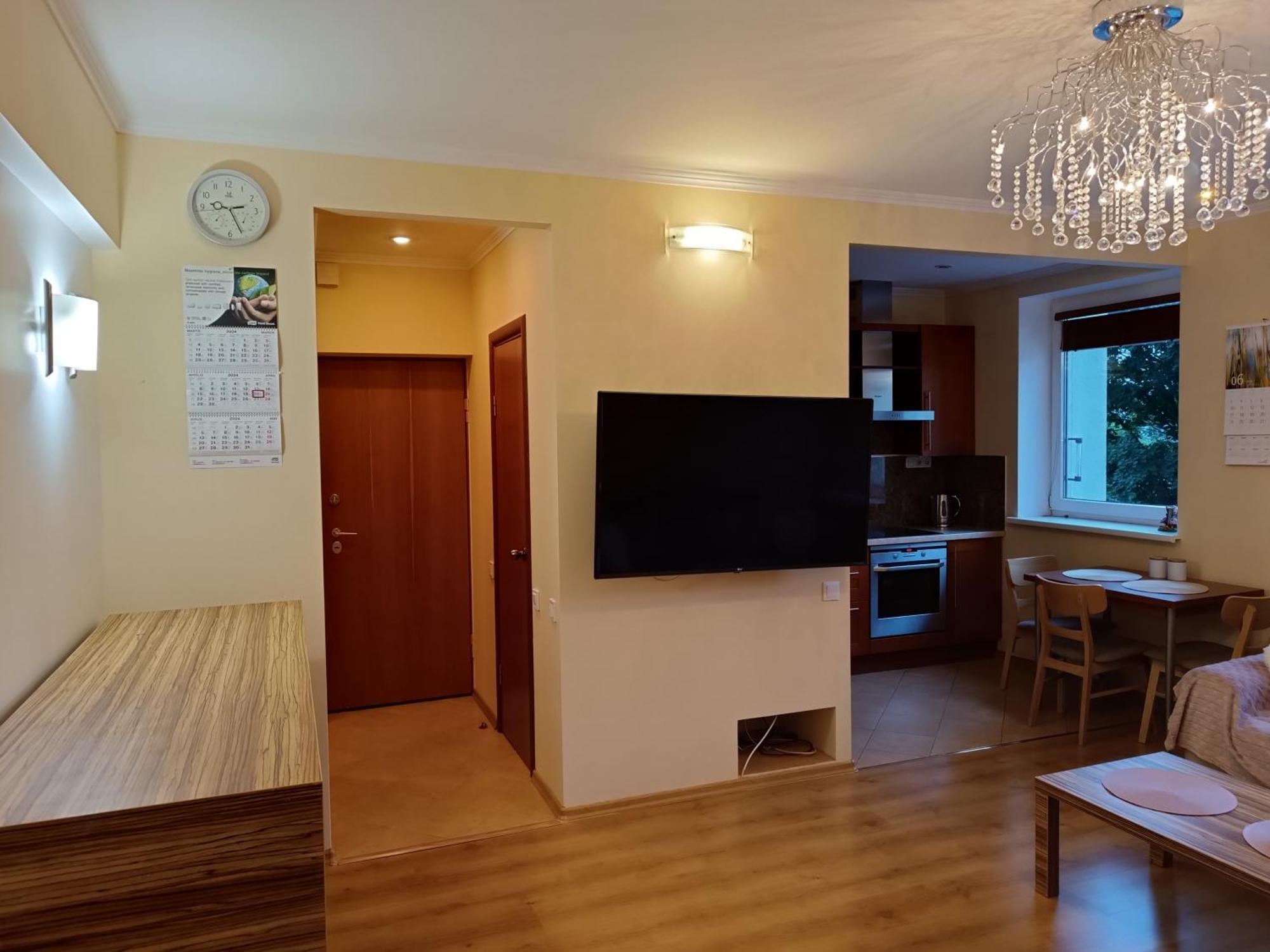 Quiet Dzelzavas Street Apartment Рига Екстер'єр фото